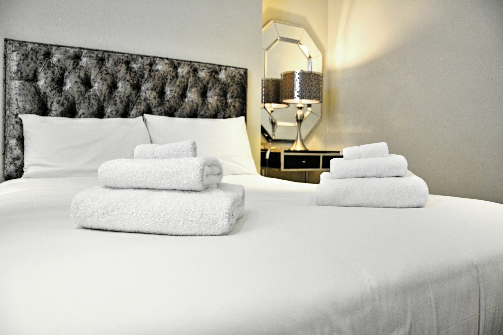 Apartemen Pinnacle Residences - *